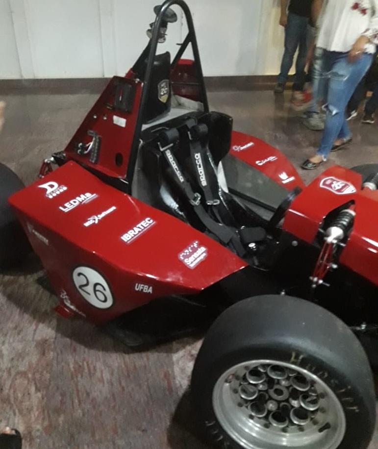 Equipe KRT UFBA de fórmula SAE lança carro para a competição de 2018, com o apoio do LEDMa